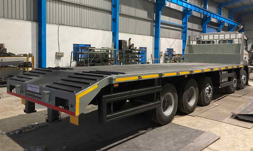 Long platform lorry truck